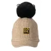 ولأطفال شيريفا عينان صغيرتان على رؤوسهم مع كرات شعر على رؤوسهم Item Picture